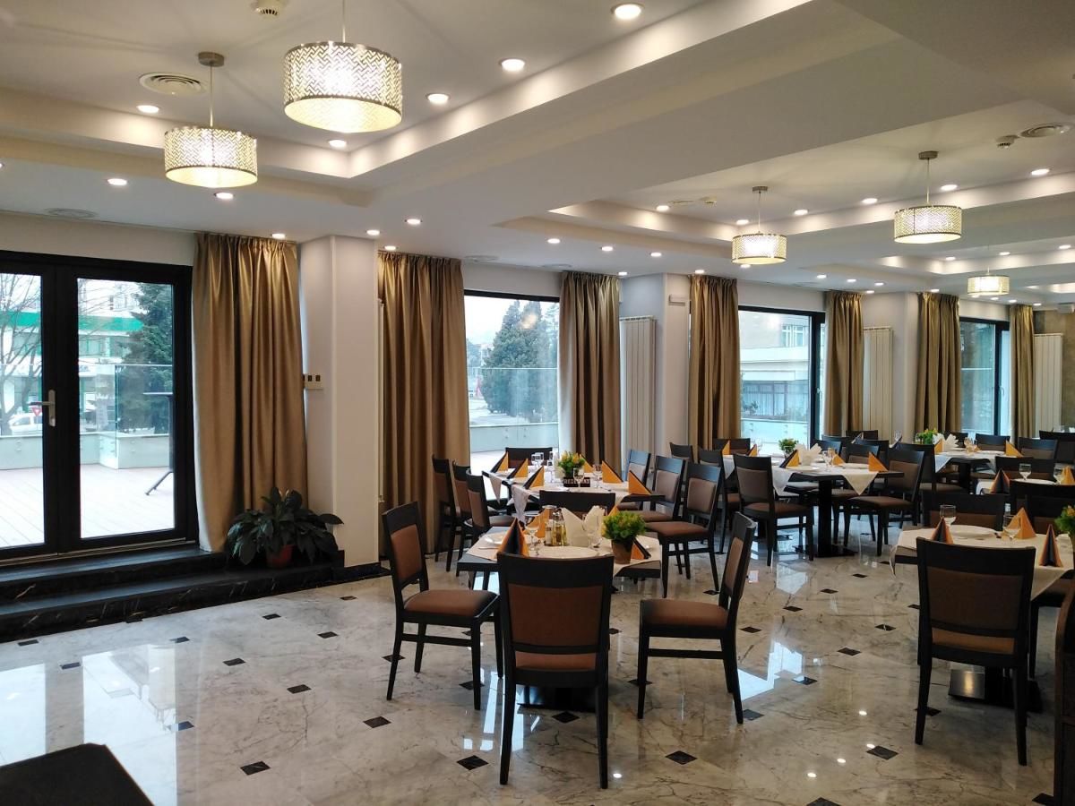 Отель Hotel Sarmis Дева-9